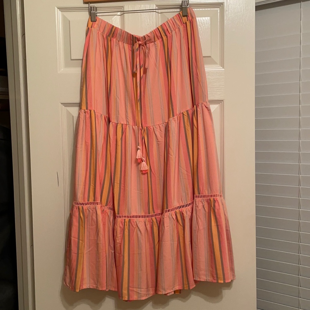 NWT Apricot Tree Skirt